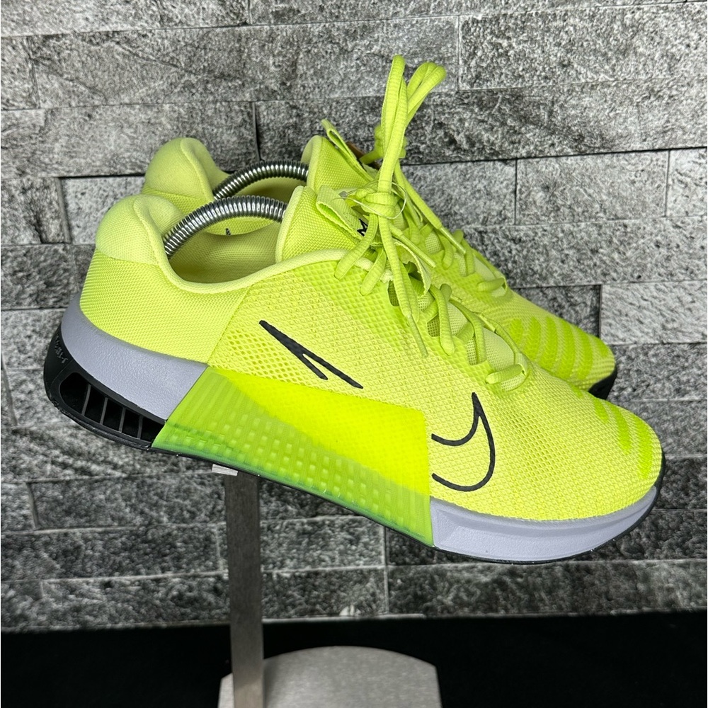Nike Metcon 9 Light Lemon Twist - M9.5 - NEW